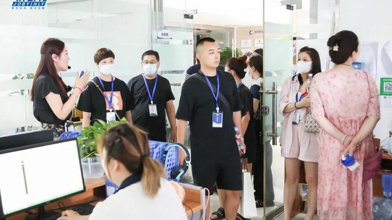 确认资格后，接下来就是准备报名材料。以下是一份2025年成人高考报名材料清单：